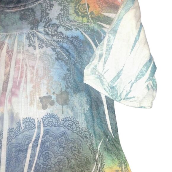 Red and Blue Boxy Graphic T-Shirt - Picture 5 of 9